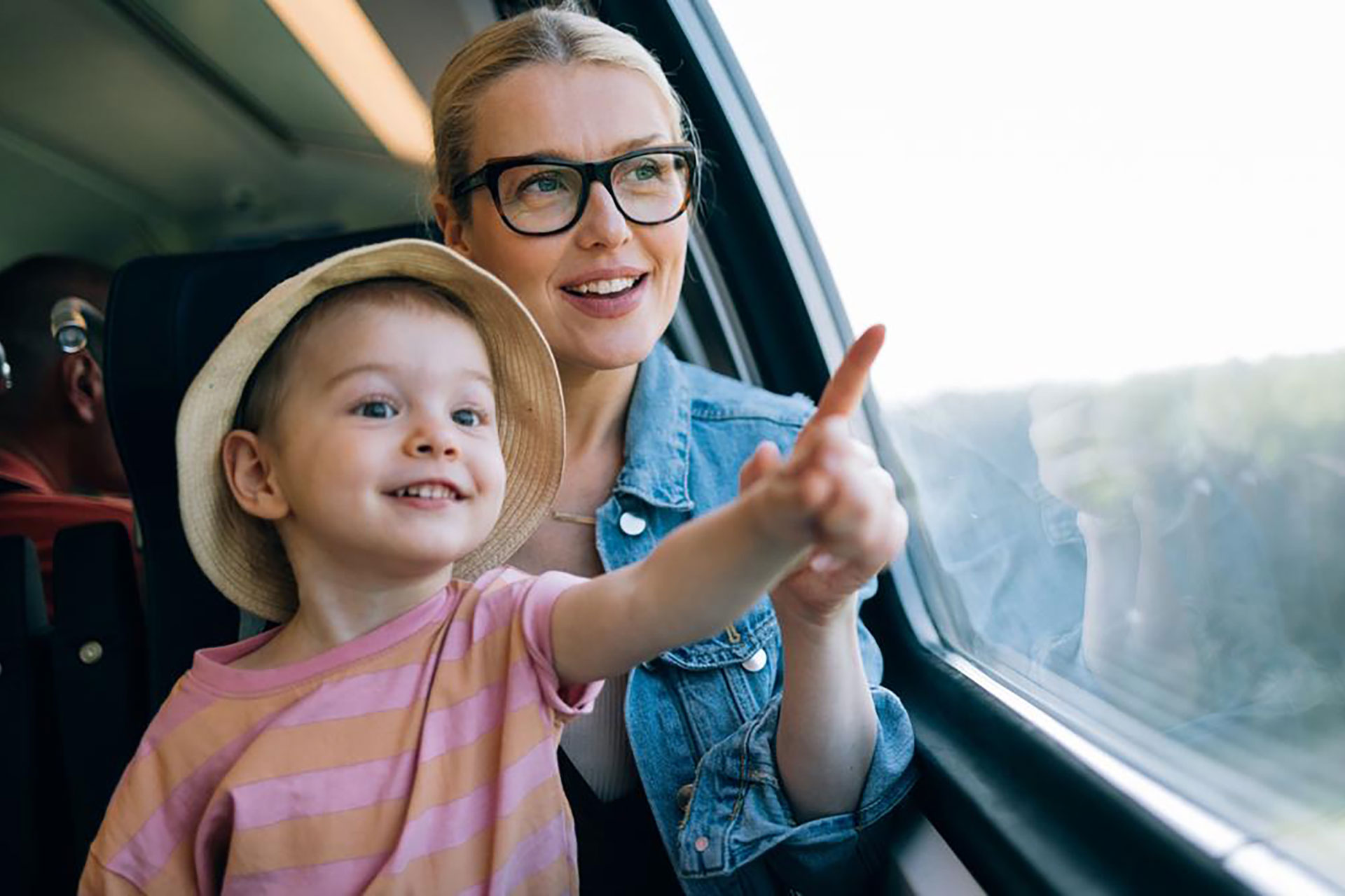 Ταξίδια ως χωρισμένος ή μονογονέας: τι να σκεφτείς πριν κλείσεις